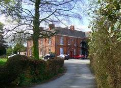 Holly Tree Lodge - Bedford